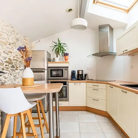 بيت للعطل Agreable Maison De بورنيك